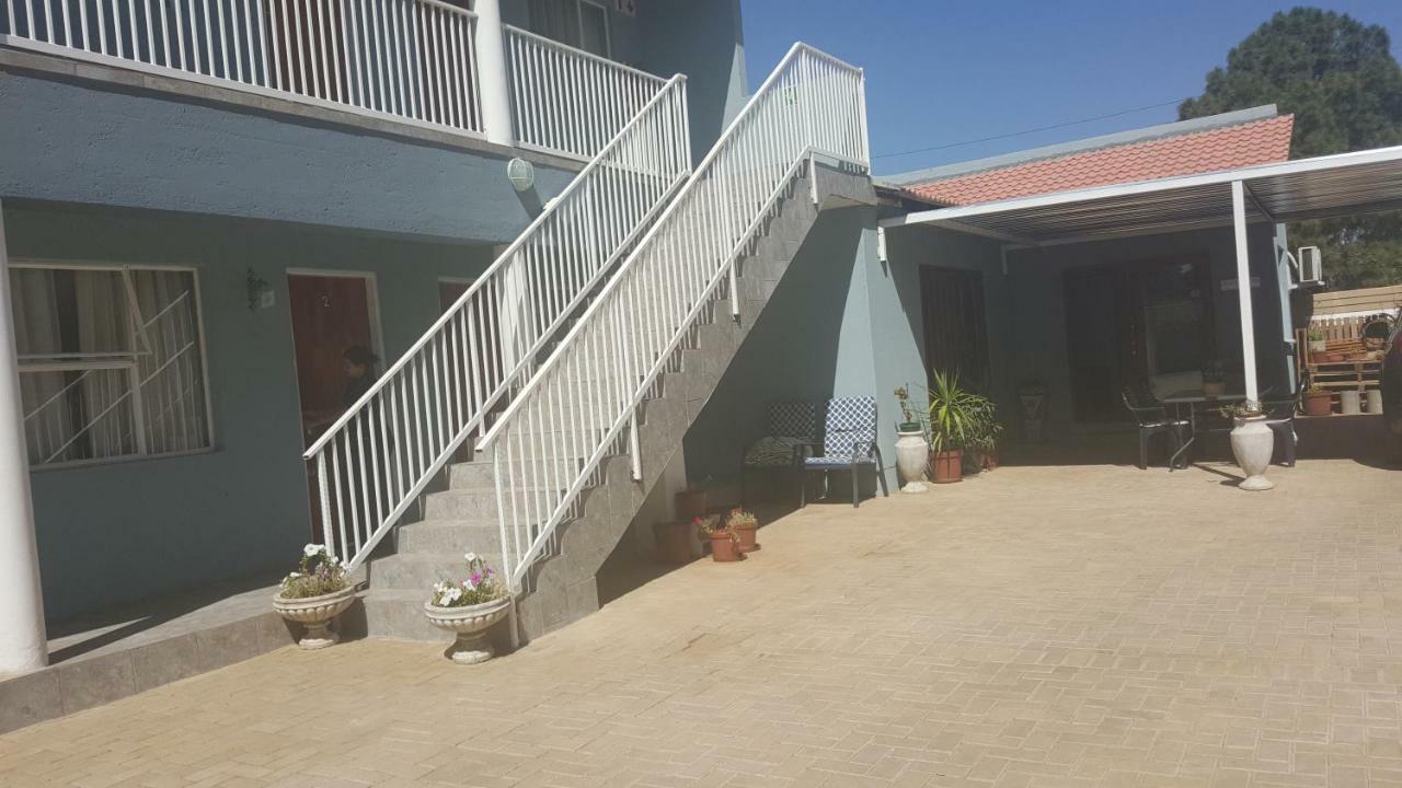 Silver Rest Guesthouse Mafikeng Ngoại thất bức ảnh