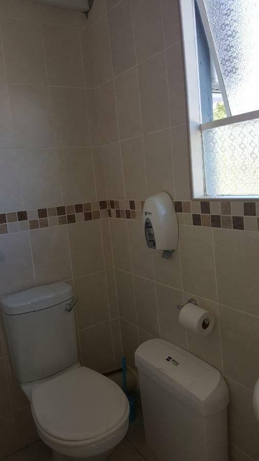 Silver Rest Guesthouse Mafikeng Ngoại thất bức ảnh