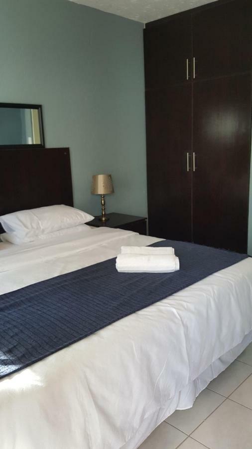 Silver Rest Guesthouse Mafikeng Ngoại thất bức ảnh